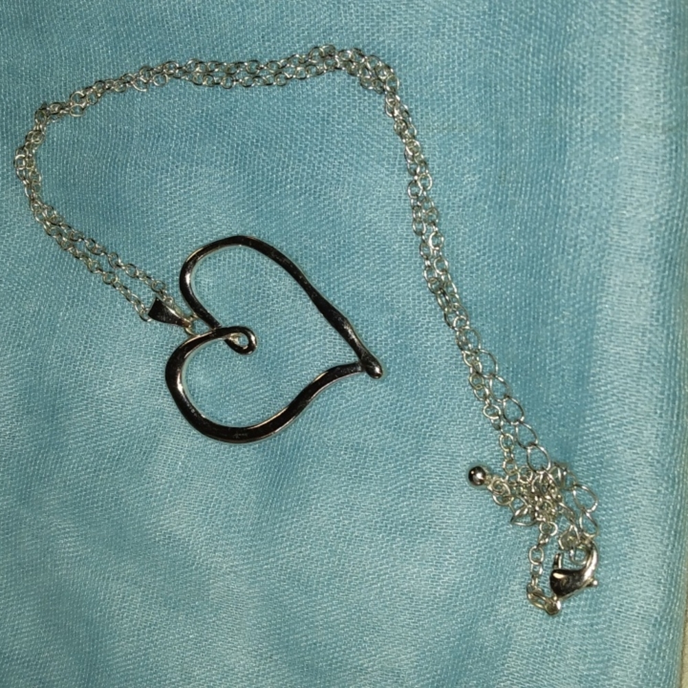 Heart silvertone with nice chain